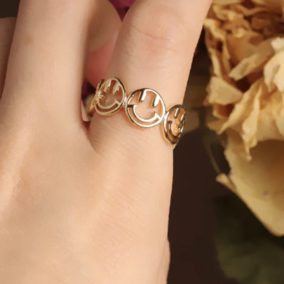 Happy face gold ring - Picture 2 of 2